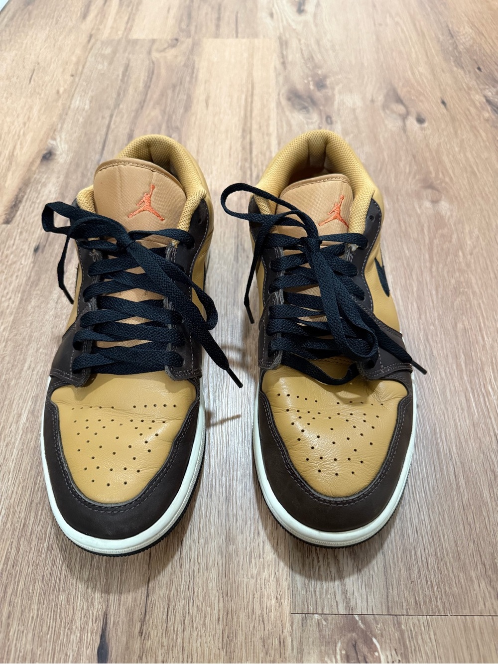 Jordan Low-Top Sneakers in Tan & Dark Brown with Black Laces